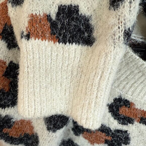 Sweet Lovely by Jen Leopard Print Sweater, Sz 1XL/2XL Fuzzy Soft Crew Neck 2/$25 - Picture 5 of 10